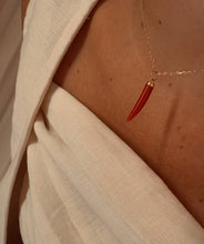 Cargar imagen en el visor de la galería, COLGANTE ·SAFARI· ROJO