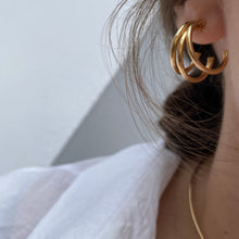 Cargar imagen en el visor de la galería, PENDIENTES TRIPLE ARO ·TANZANIA·