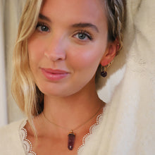 Cargar imagen en el visor de la galería, PENDIENTE AMATISTA • SELVA•