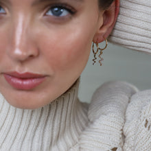 Cargar imagen en el visor de la galería, PENDIENTE ARO •LIL BOA•