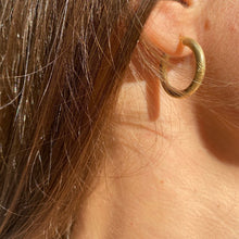 Cargar imagen en el visor de la galería, pendiente aro oro